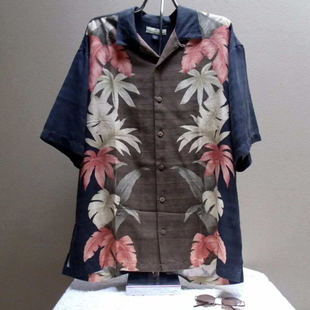 TOMMY BAHAMA 100% Silk Short Sleeved Hawaiian Camp Aloha Shirt Size Large - Picture 1 of 6